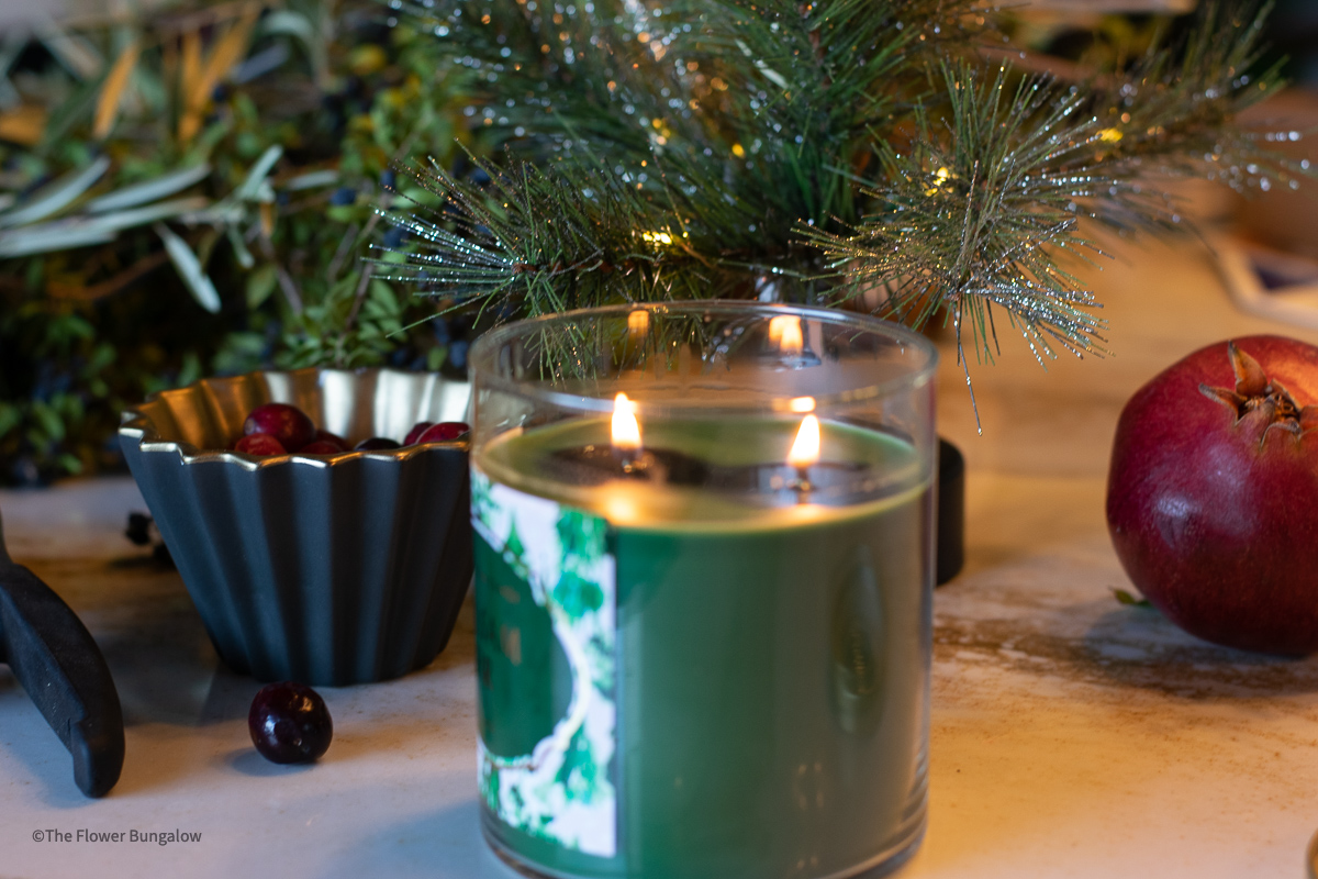 holiday-spirit-pine-candle